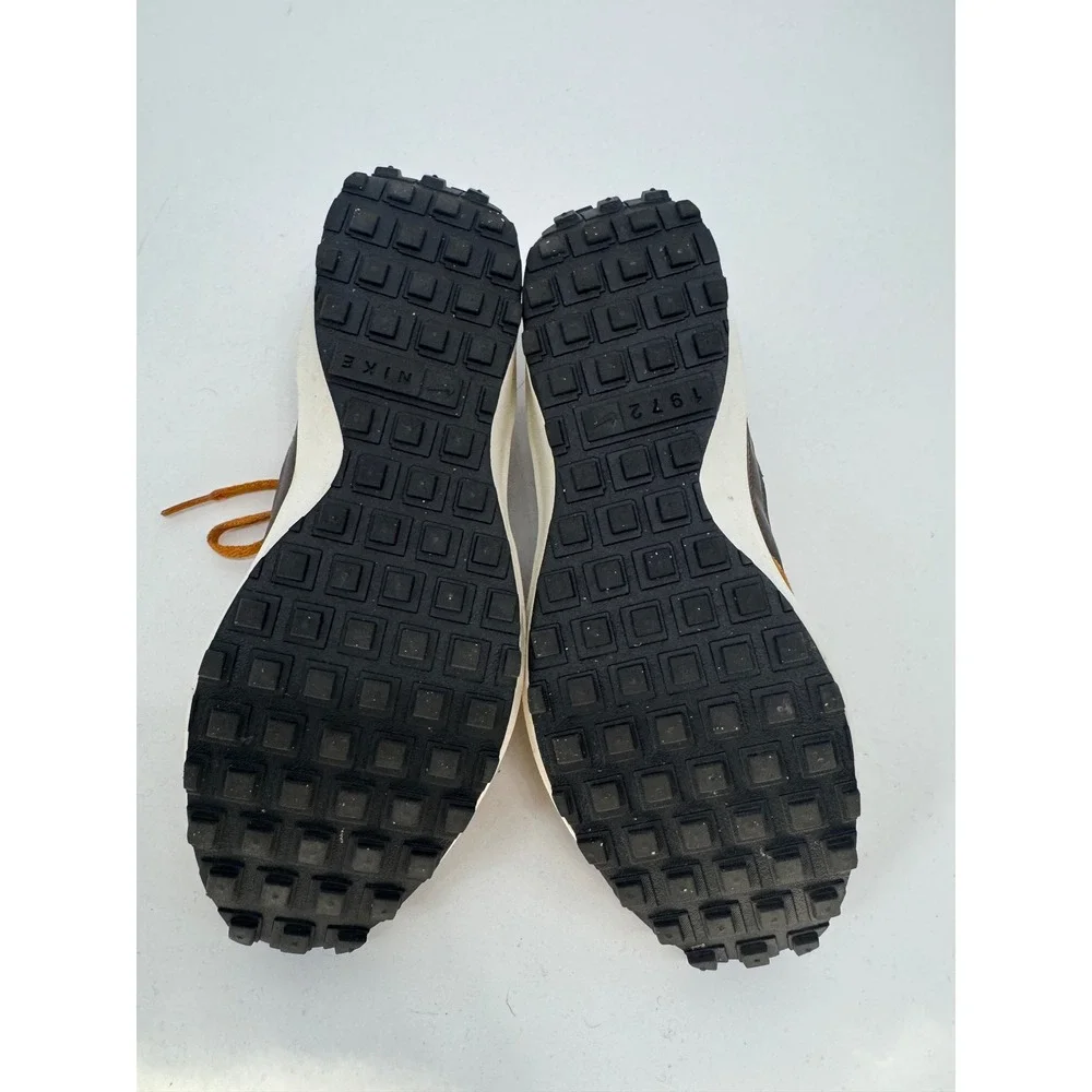 Nike Waffle Debut Sneakers Women 7 Tan Brown Comfy Minimalist Neural Athleisure
